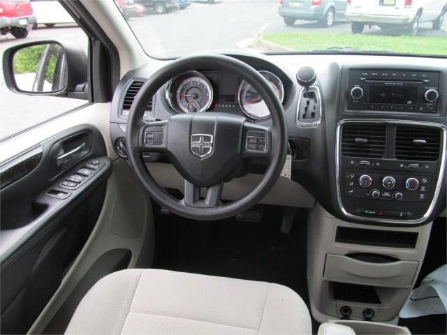 Dodge Grand Caravan 2012 photo 14