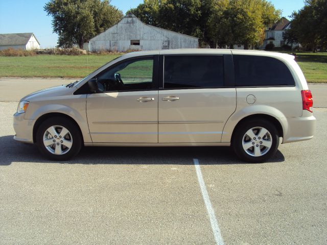 Dodge Grand Caravan 2013 photo 2