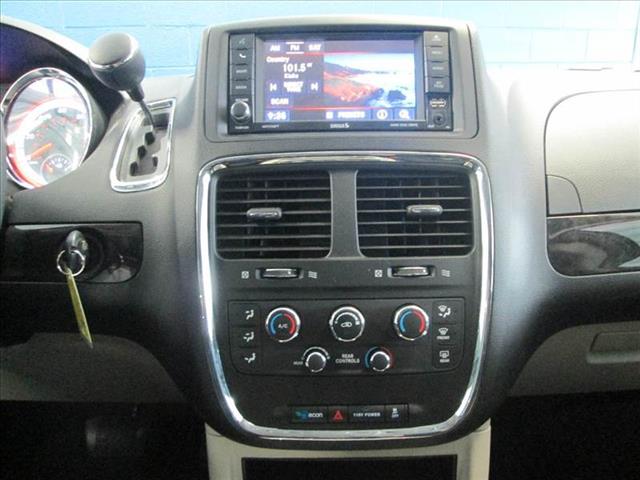 Dodge Grand Caravan 2013 photo 1