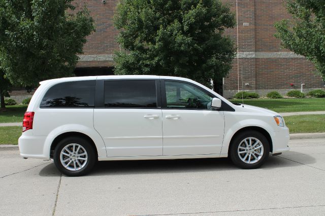 Dodge Grand Caravan 2013 photo 1