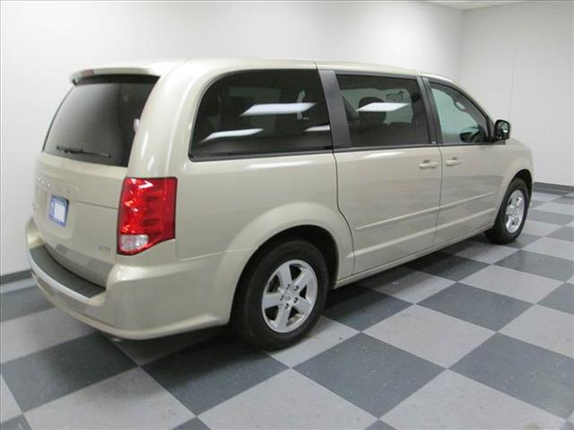 Dodge Grand Caravan 2013 photo 1