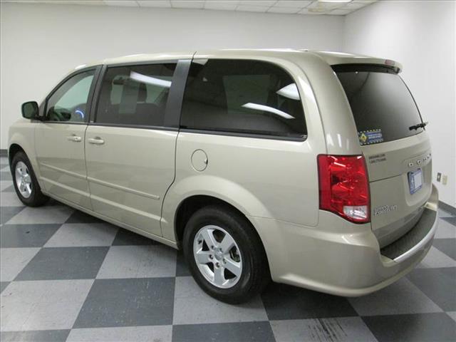 Dodge Grand Caravan 2013 photo 3