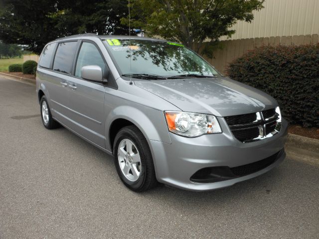 Dodge Grand Caravan 2013 photo 1