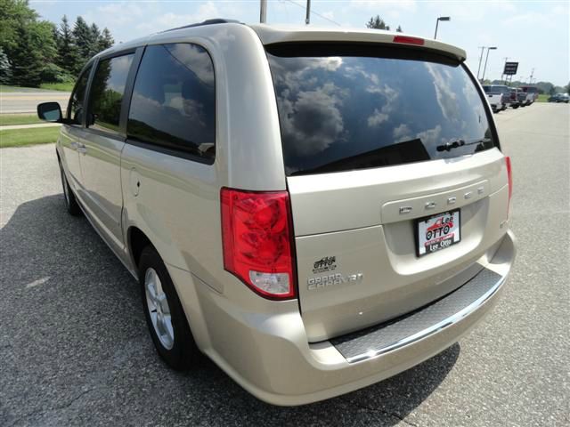 Dodge Grand Caravan 2013 photo 2