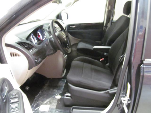 Dodge Grand Caravan 2013 photo 3