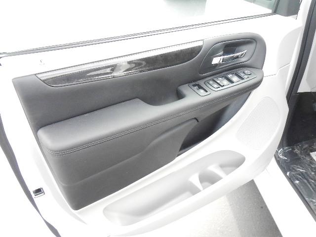 Dodge Grand Caravan 2013 photo 4