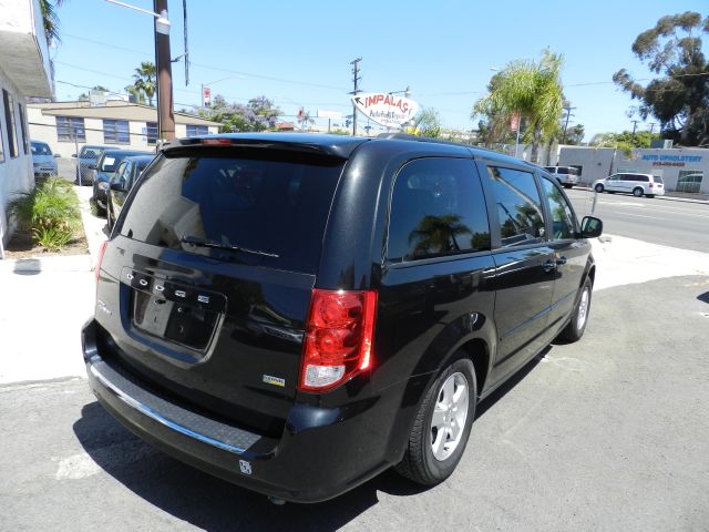 Dodge Grand Caravan 2013 photo 1