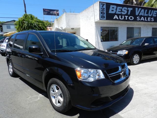 Dodge Grand Caravan 2013 photo 2