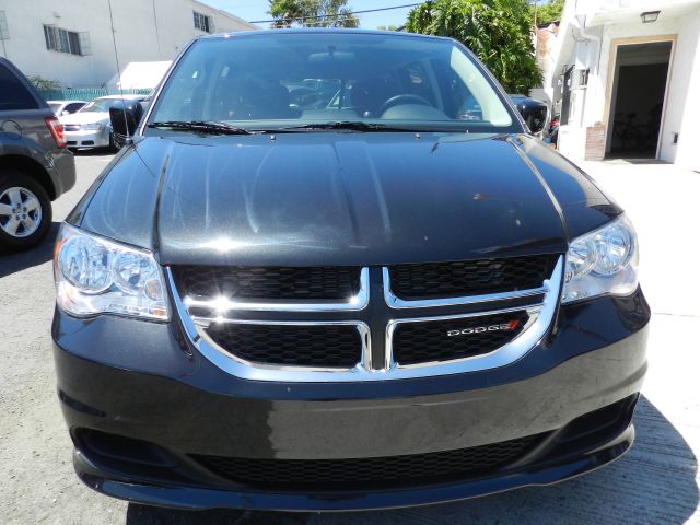 Dodge Grand Caravan 2013 photo 3