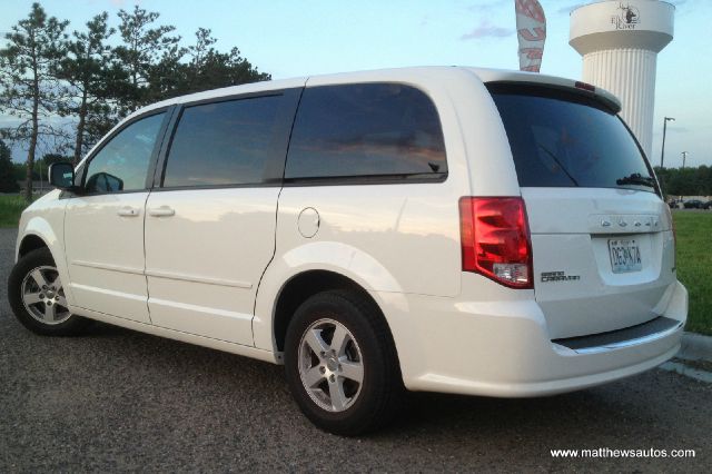 Dodge Grand Caravan 2013 photo 2