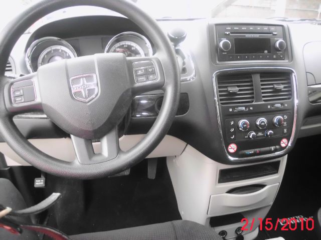 Dodge Grand Caravan 2013 photo 1