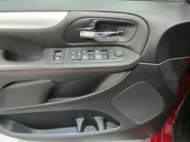 Dodge Grand Caravan 2013 photo 1