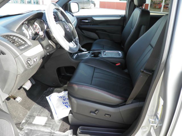 Dodge Grand Caravan 2013 photo 14