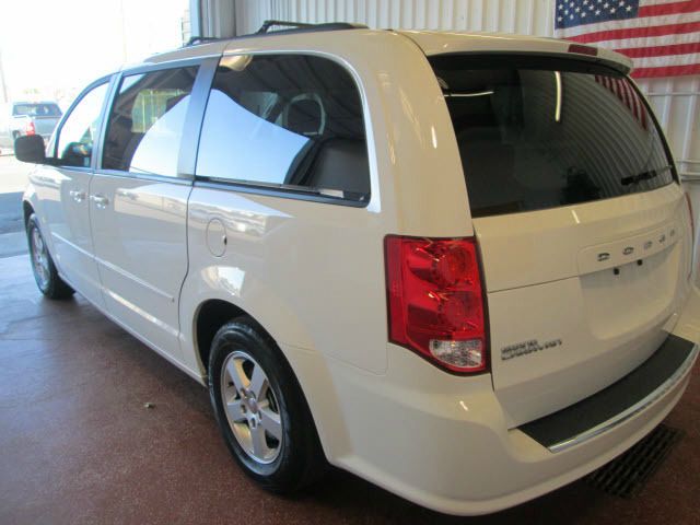 Dodge Grand Caravan 2013 photo 1