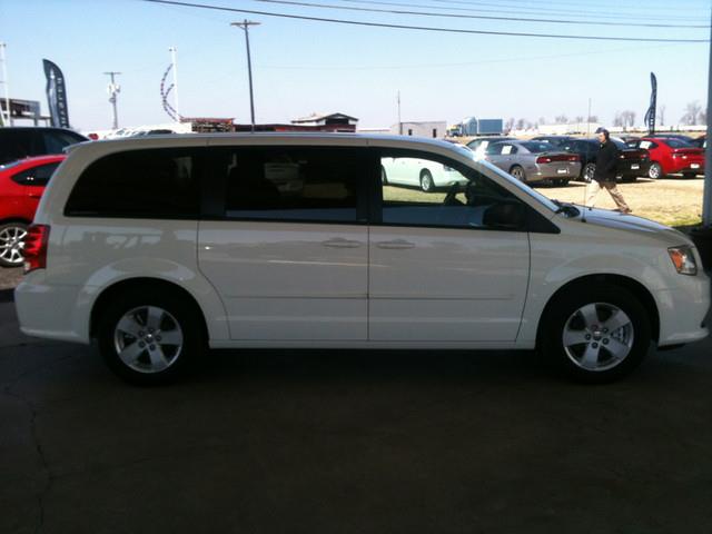 Dodge Grand Caravan 2013 photo 8