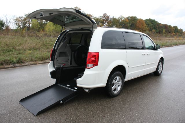 Dodge Grand Caravan 2013 photo 3