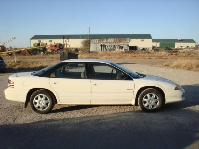 Dodge Intrepid 1996 photo 2