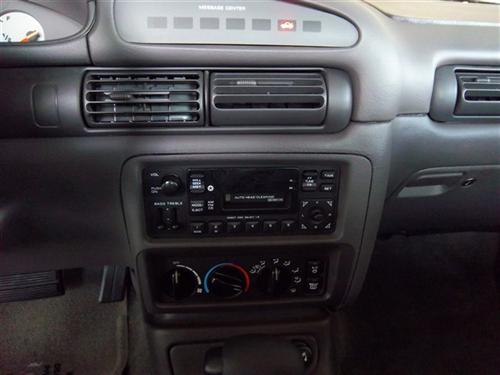 Dodge Intrepid 1996 photo 2