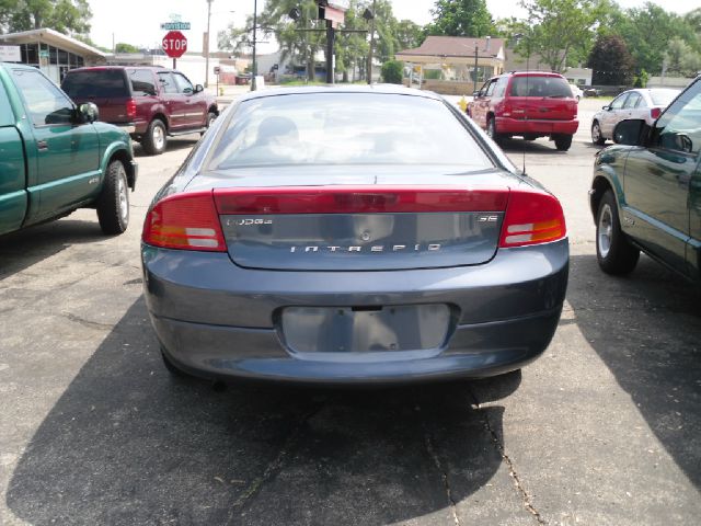 Dodge Intrepid 2002 photo 2