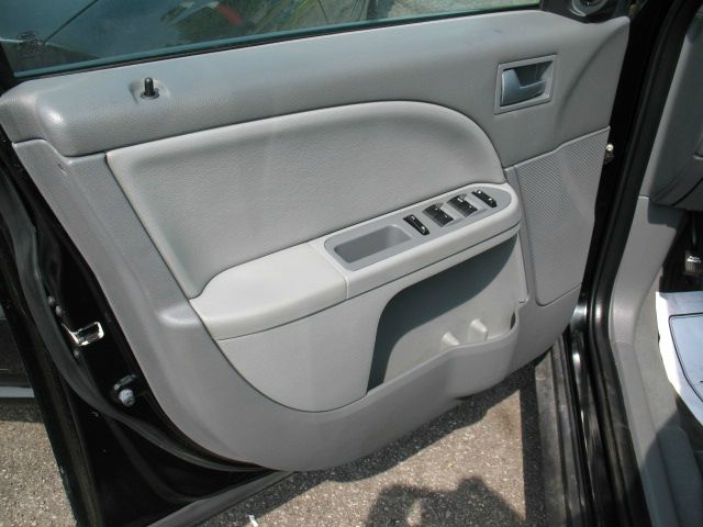 Dodge Intrepid 2004 photo 5