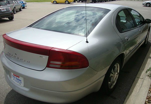 Dodge Intrepid 2004 photo 3