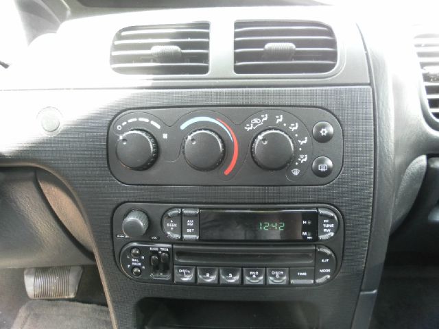 Dodge Intrepid 2004 photo 4