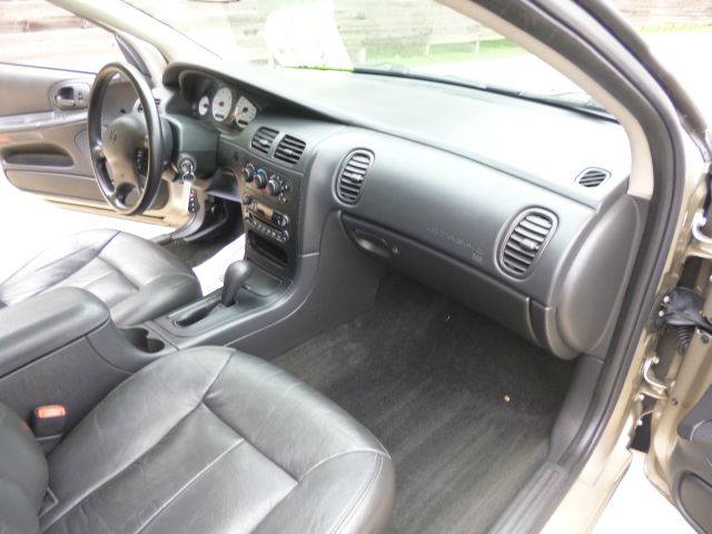 Dodge Intrepid 2004 photo 10