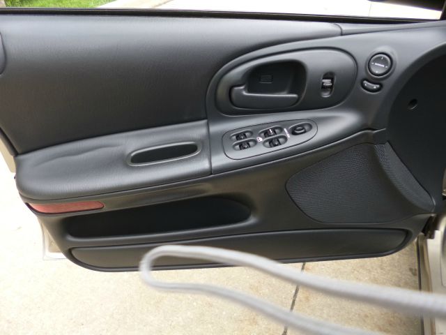 Dodge Intrepid 2004 photo 20