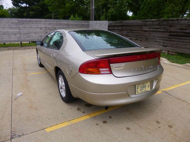 Dodge Intrepid 2004 photo 24