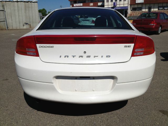 Dodge Intrepid 2004 photo 1