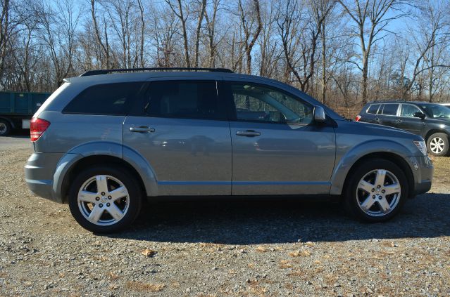 Dodge Journey 2010 photo 2