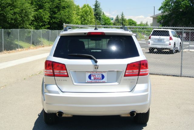 Dodge Journey 2010 photo 2