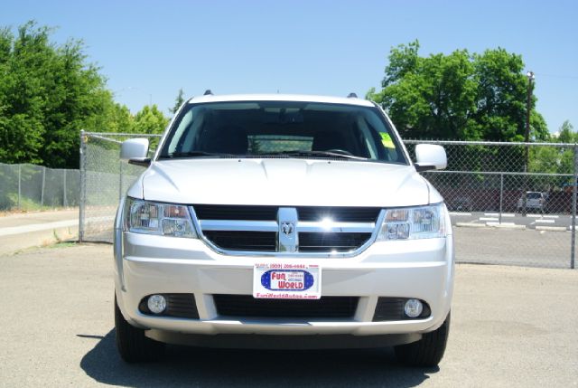 Dodge Journey 2010 photo 4