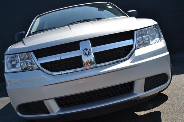 Dodge Journey 2010 photo 4