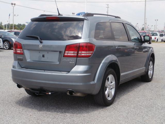 Dodge Journey 2010 photo 2