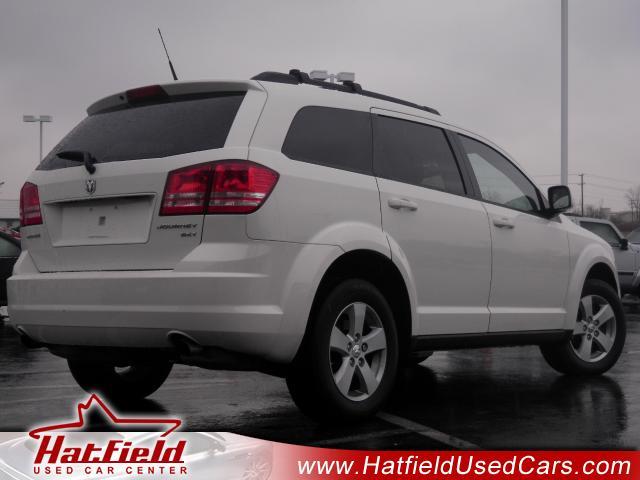 Dodge Journey 2010 photo 2