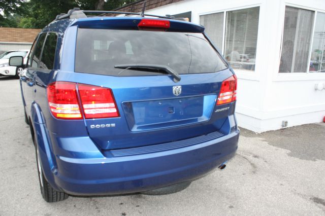 Dodge Journey SE SUV