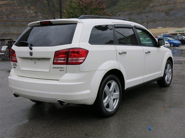 Dodge Journey 2010 photo 2