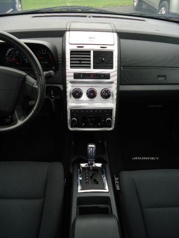 Dodge Journey 2010 photo 4