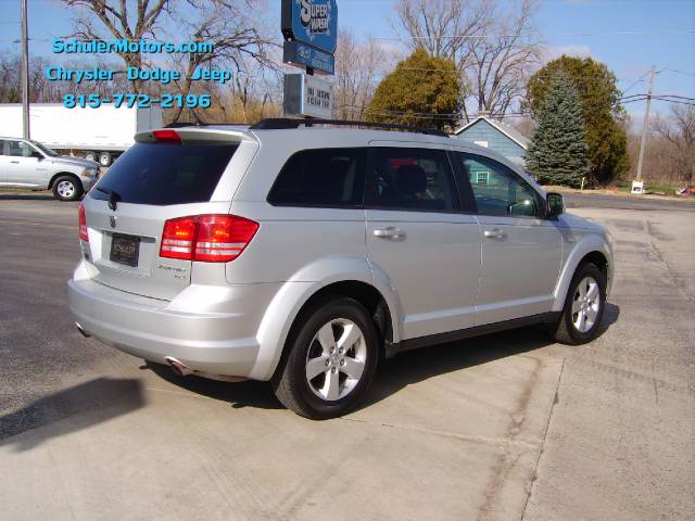 Dodge Journey 2010 photo 2