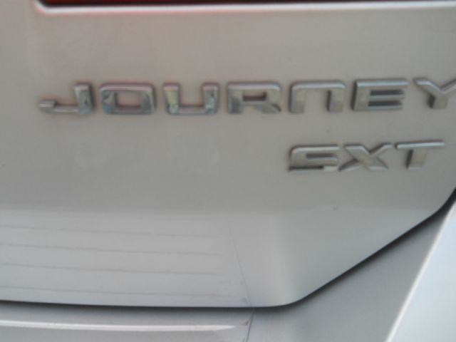 Dodge Journey 2010 photo 20