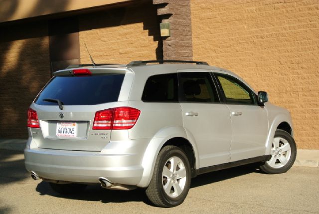 Dodge Journey 2010 photo 1