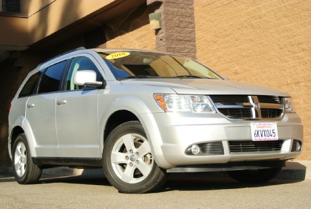 Dodge Journey 2010 photo 2