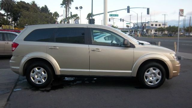 Dodge Journey 2010 photo 3