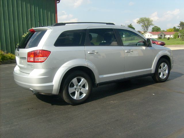 Dodge Journey 2010 photo 2