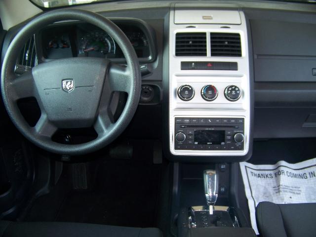 Dodge Journey 2010 photo 2