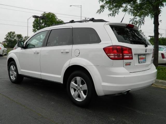 Dodge Journey 2010 photo 2