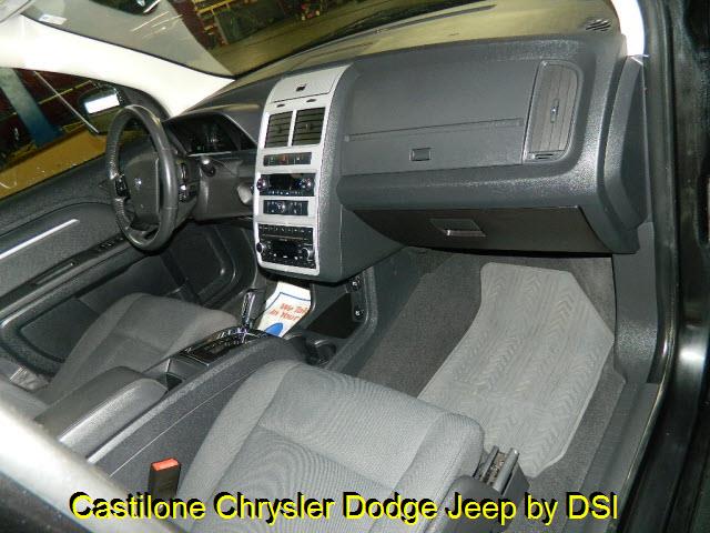 Dodge Journey 2010 photo 2