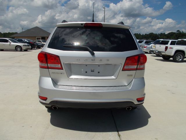 Dodge Journey 2011 photo 1