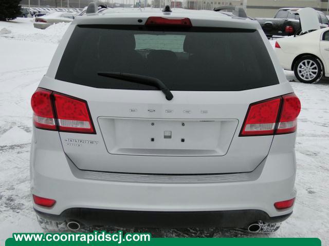 Dodge Journey 2011 photo 2